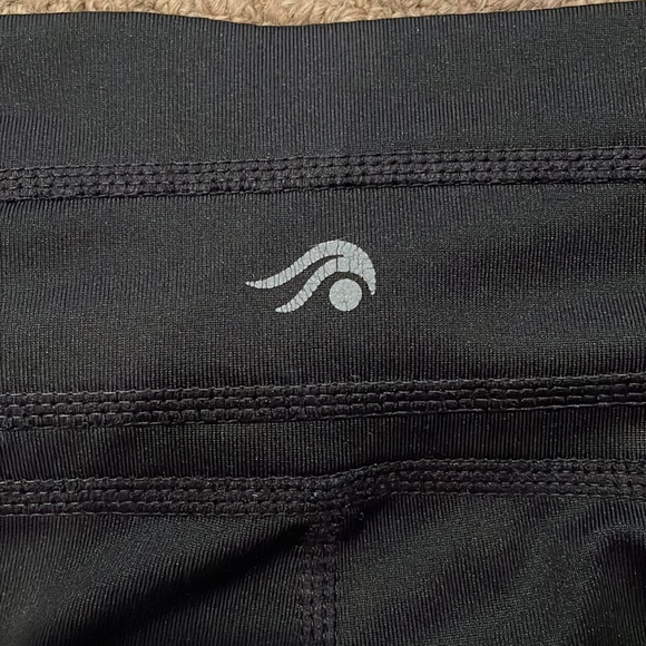 Ladies Ideology yoga pants size small - Picture 2 of 4